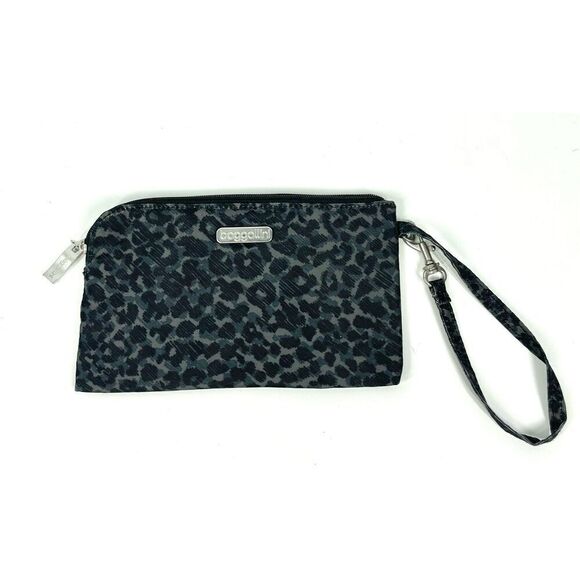 Baggallini Black Multi Leopard Print Nylon Card Wristlet RFID Unused New - Picture 1 of 3